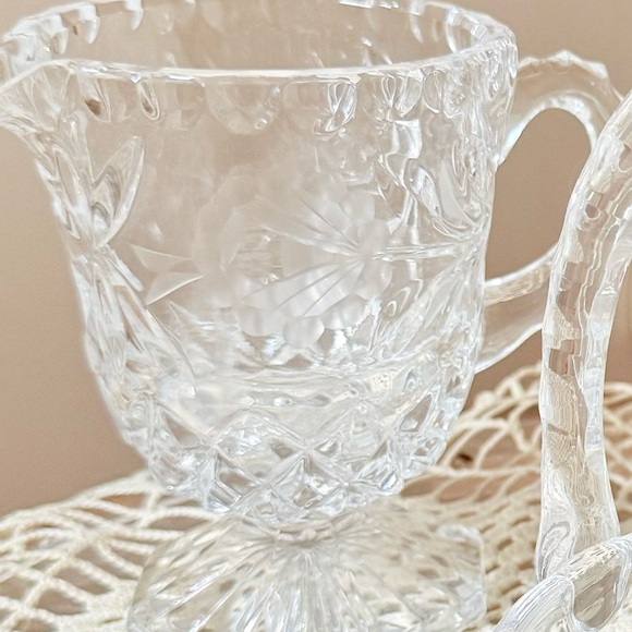 Elegant Crystal Glassware Set - Picture 3 of 12